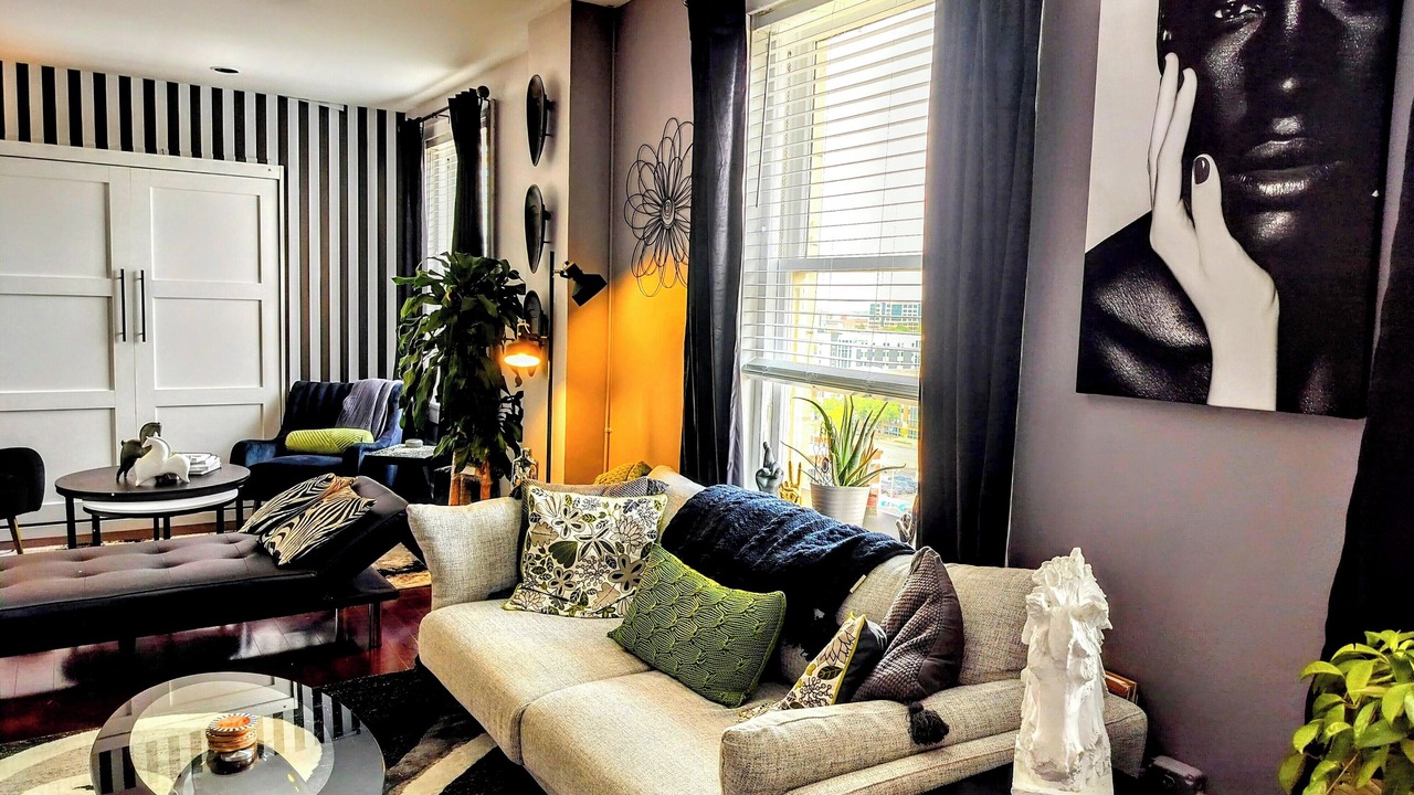 Photo of Livingroom in Downtown Louisville
