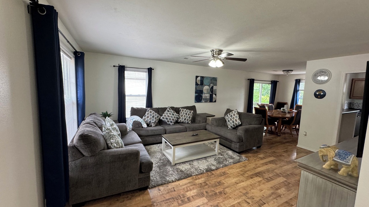 Photo of Livingroom in Branson Theater District