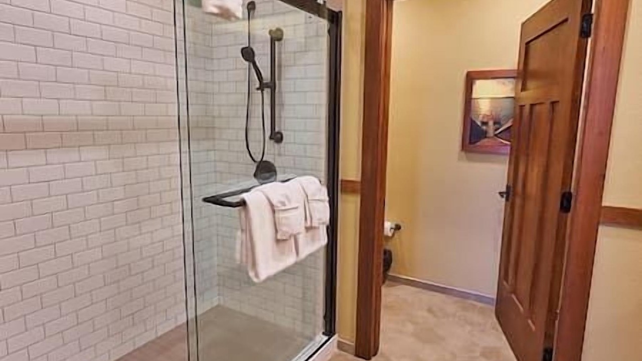 Photo of Bathroom in Ridgedale