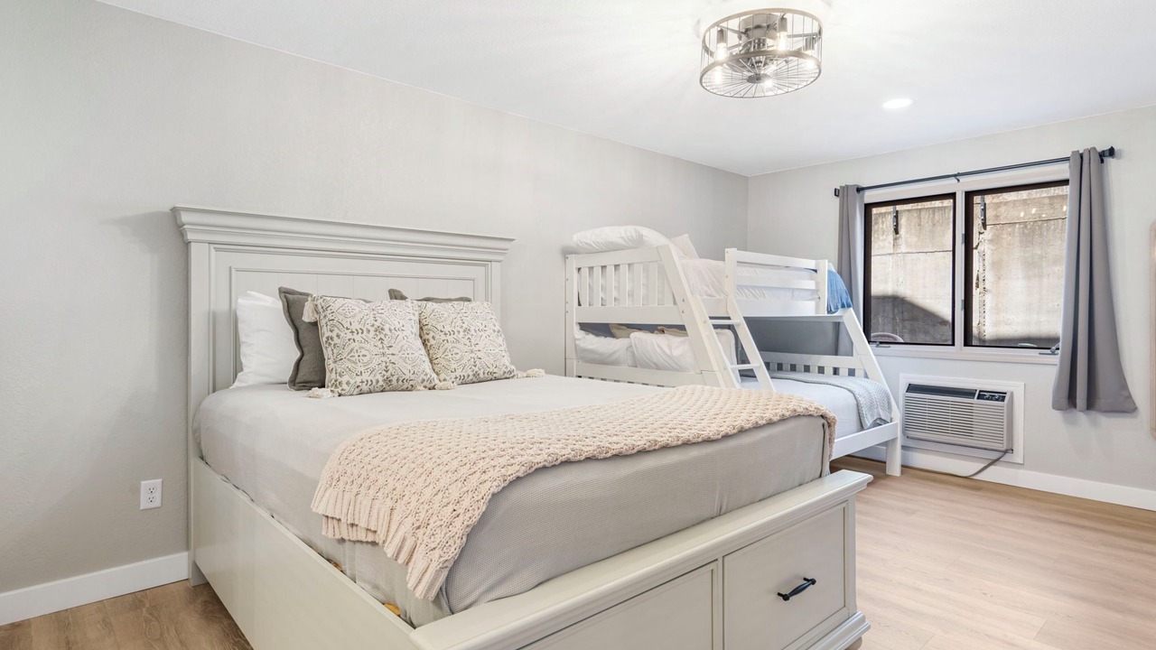 Photo of Bedroom in Kimberling City