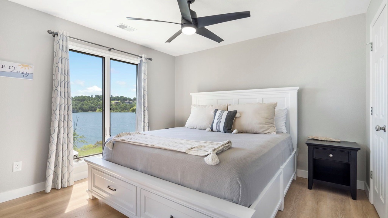 Photo of Bedroom in Kimberling City