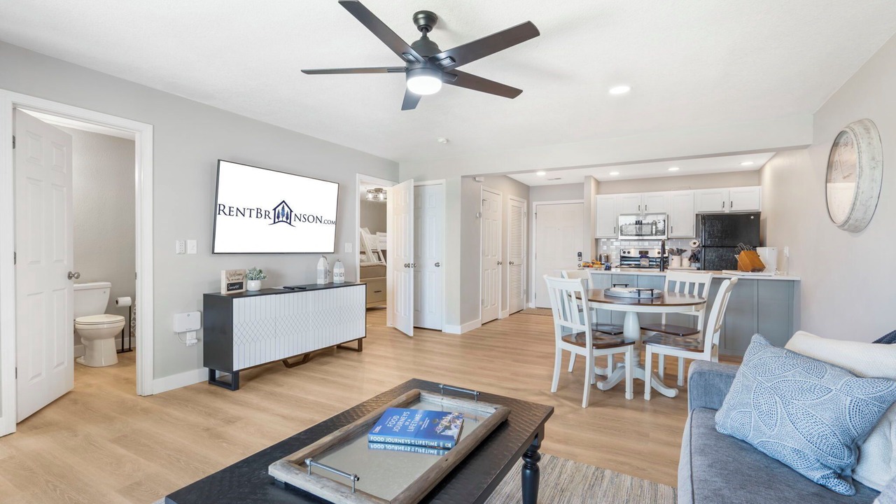 Photo of Livingroom in Kimberling City