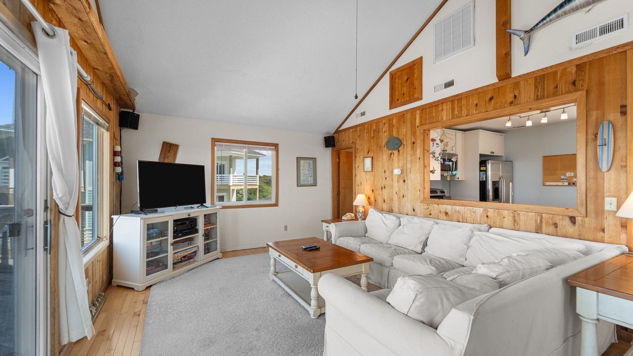 Photo of Livingroom in Brigands' Bay