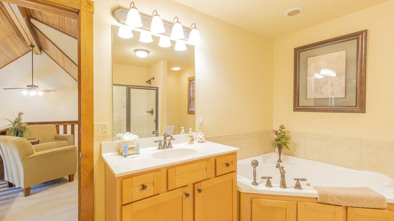 Photo of Bathroom in Reeds Spring