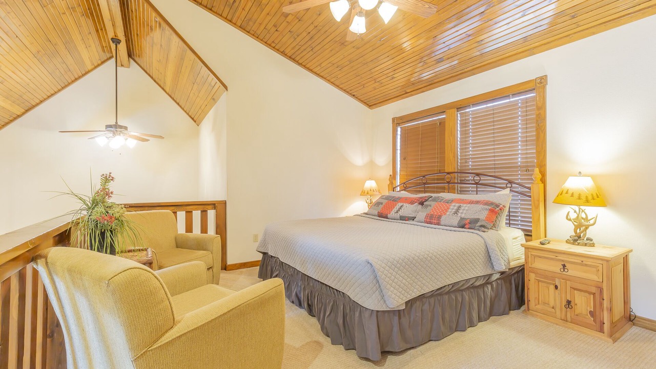 Photo of Bedroom in Reeds Spring