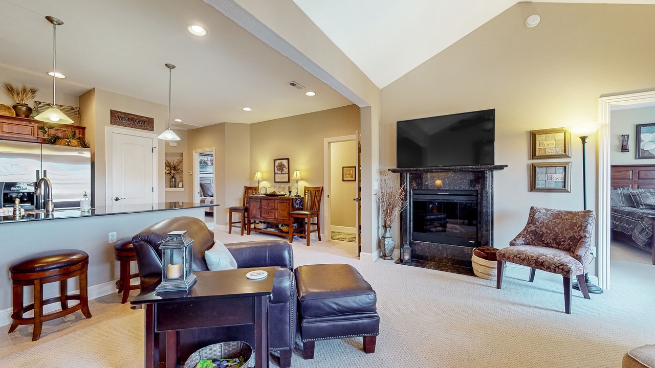 Photo of Livingroom in Fieldstone Bluffs