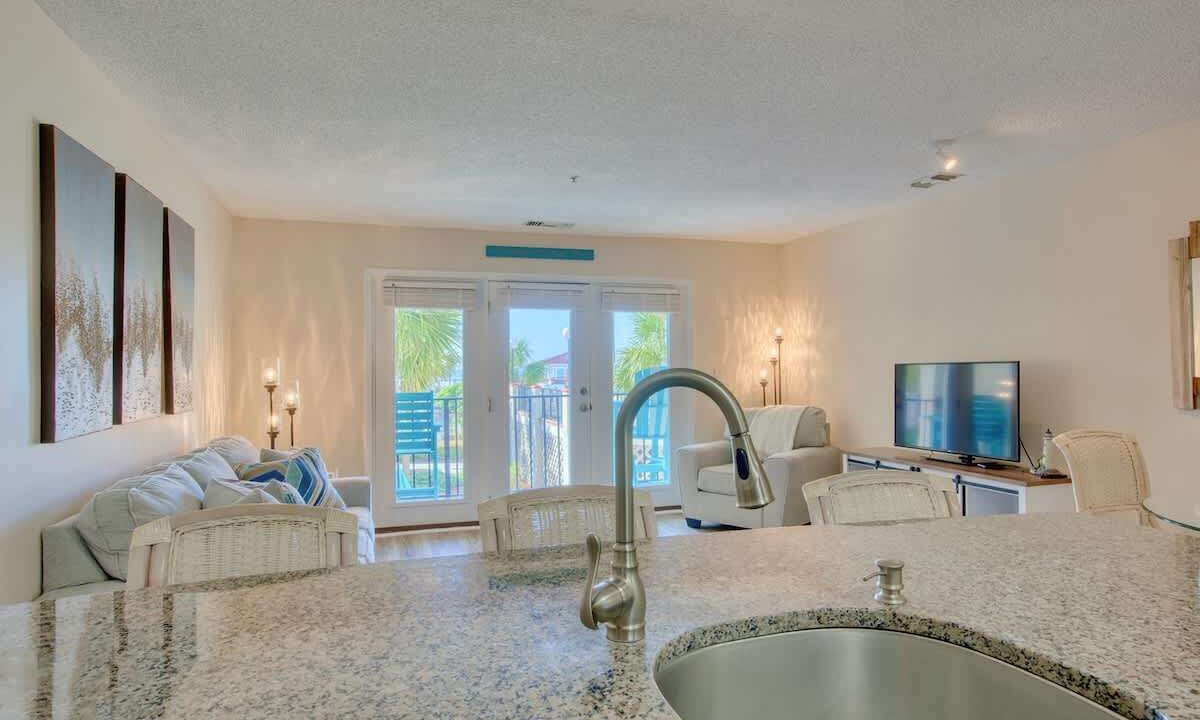 Photo of Patio Balcony in North Topsail Beach