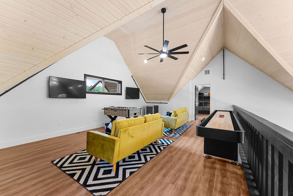 Photo of Bedroom in Reeds Spring