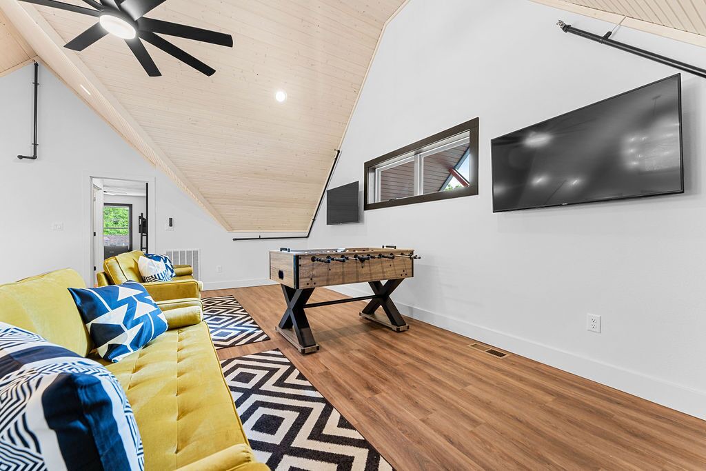 Photo of Bedroom in Reeds Spring