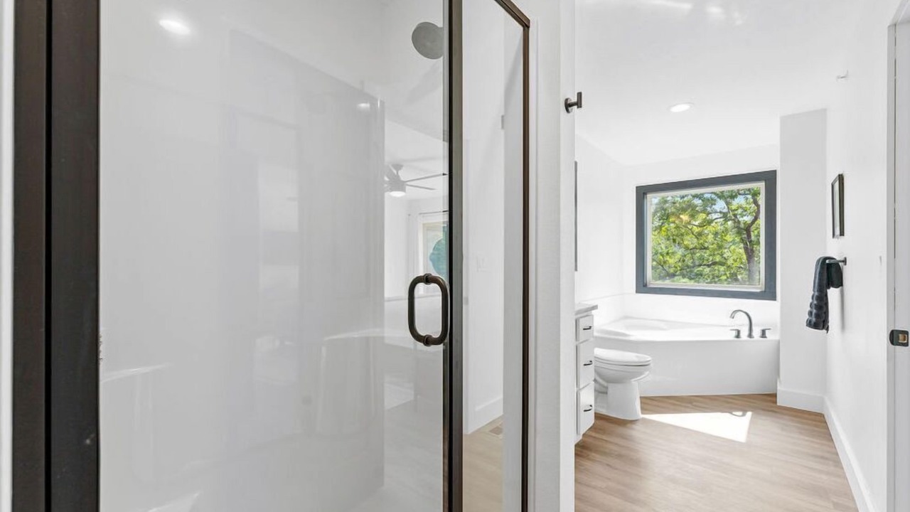 Photo of Bathroom in Reeds Spring