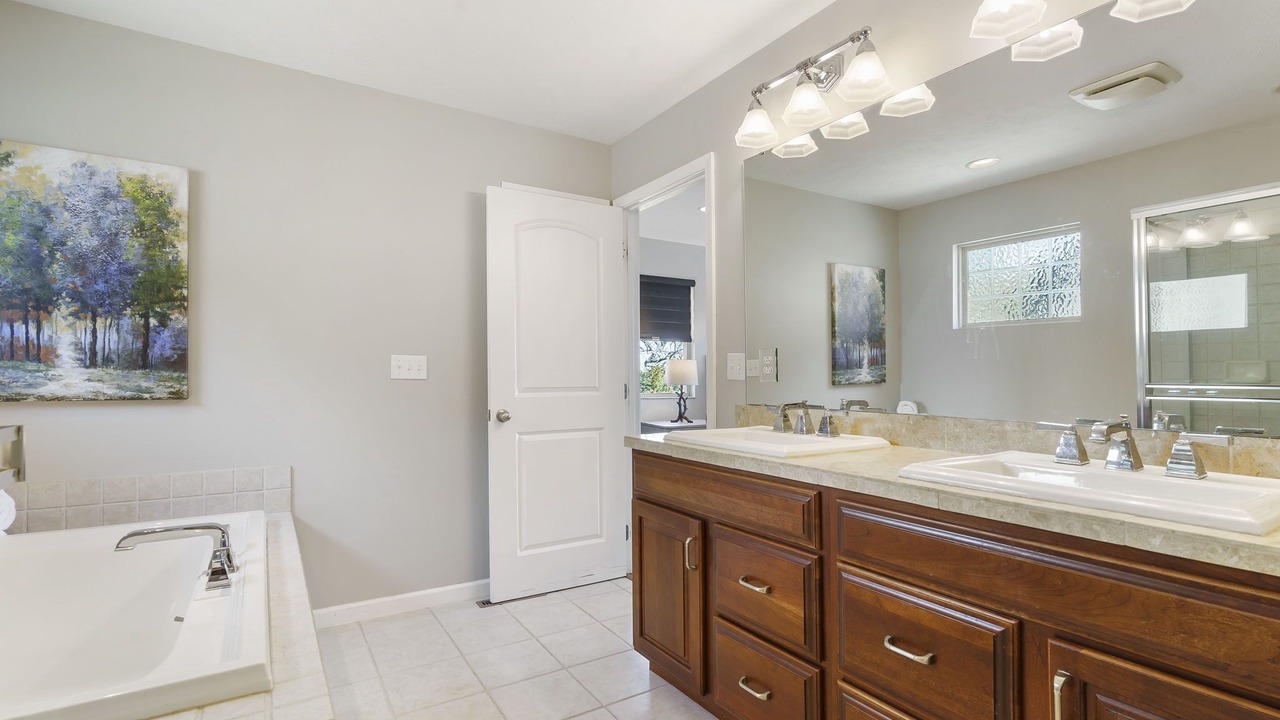 Photo of Bathroom in Blue Eye