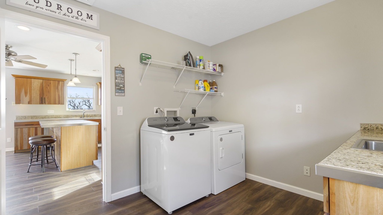 Photo of Bedroom in Blue Eye