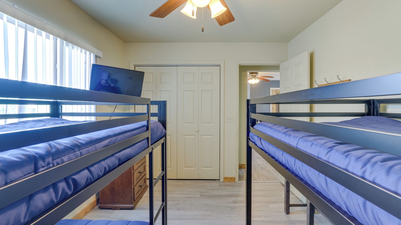 Photo of Bedroom in Shell Knob