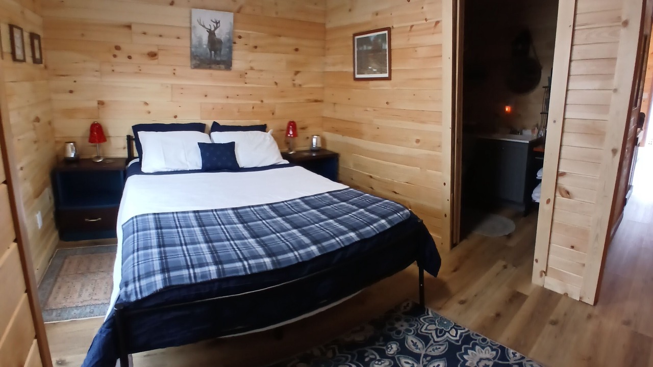 Photo of Bedroom in Owenton