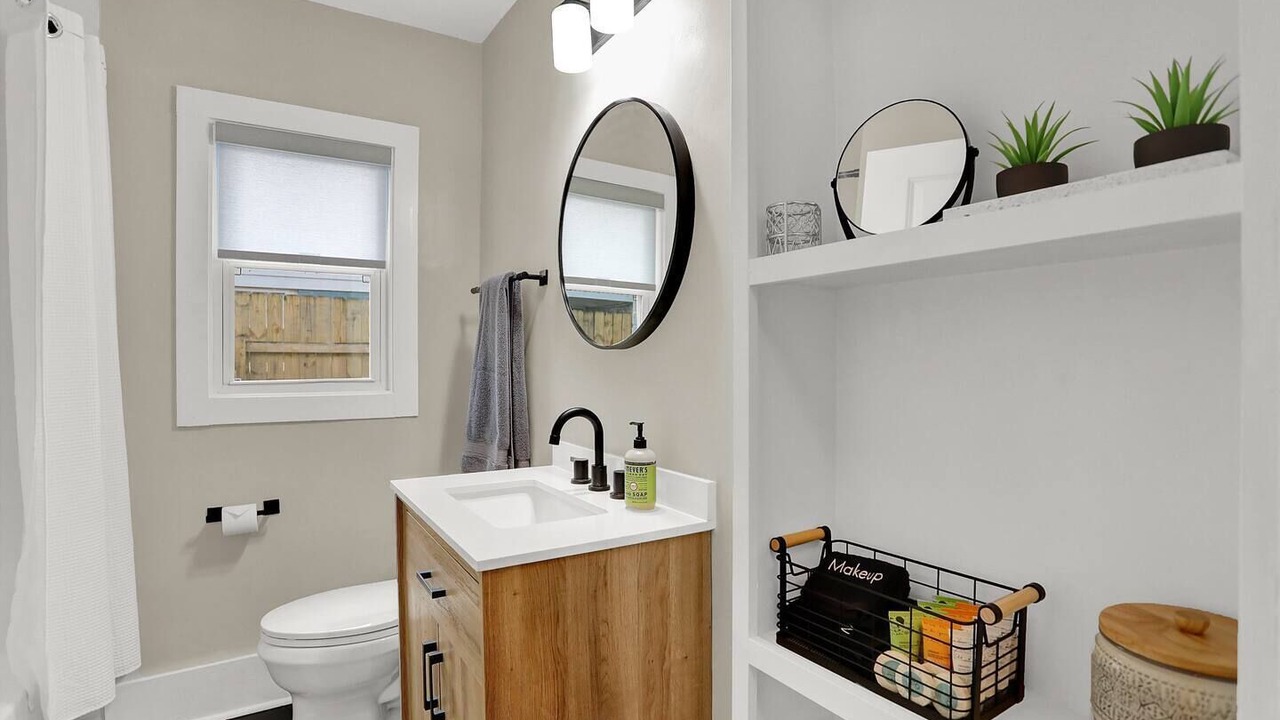 Photo of Bathroom in East Memphis