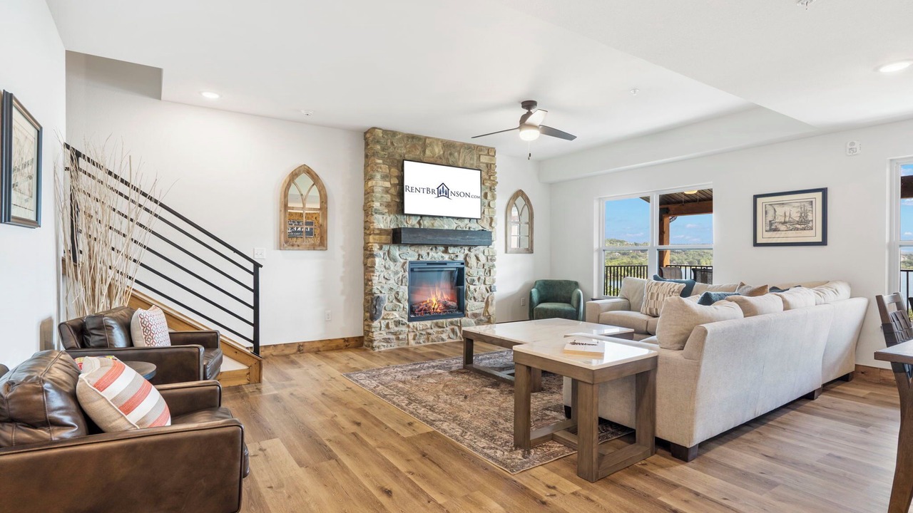 Photo of Livingroom in Hollister