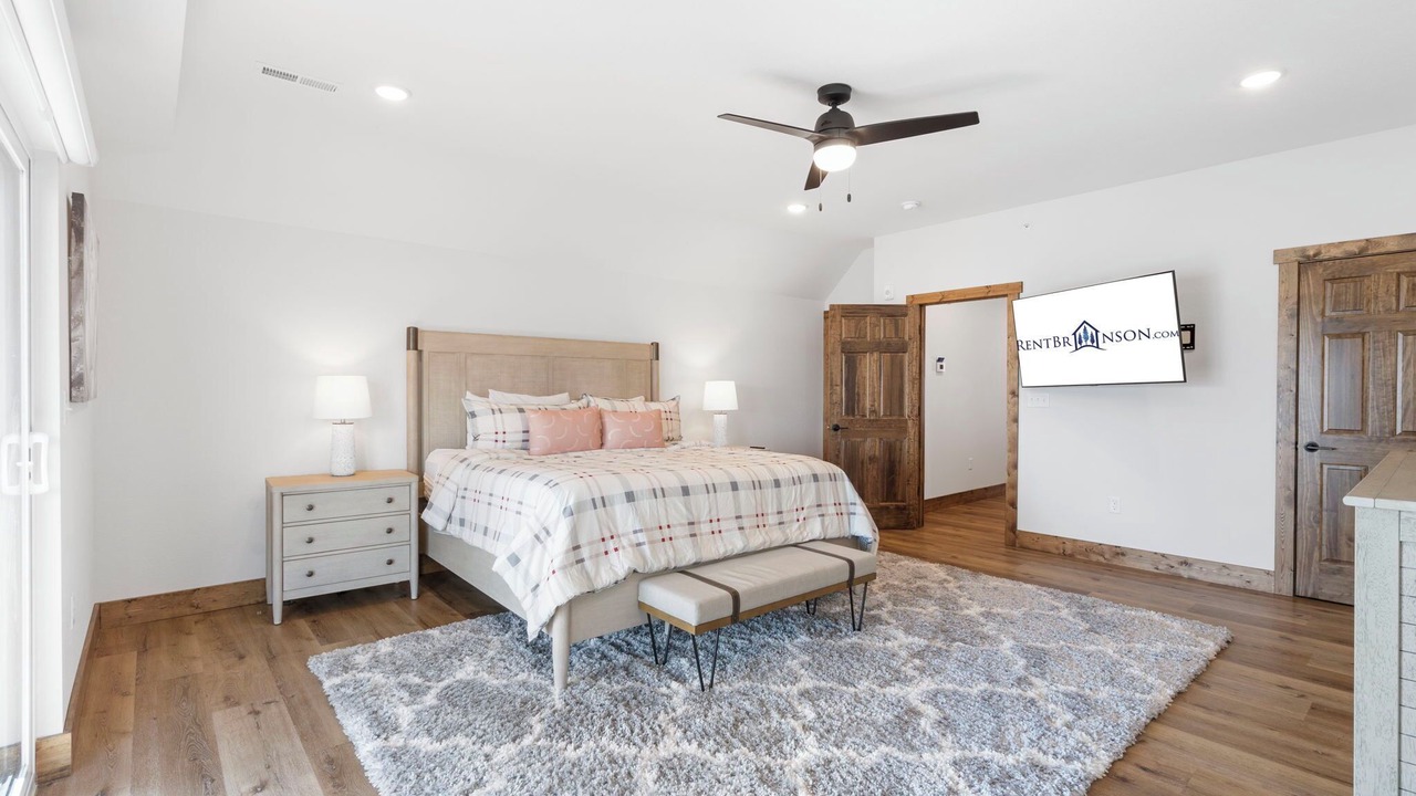 Photo of Bedroom in Hollister
