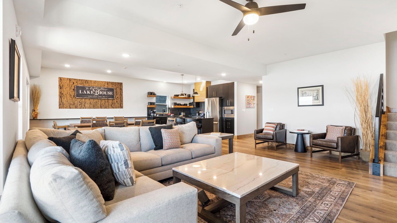 Photo of Livingroom in Hollister