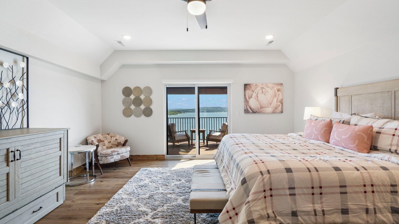 Photo of Bedroom in Hollister