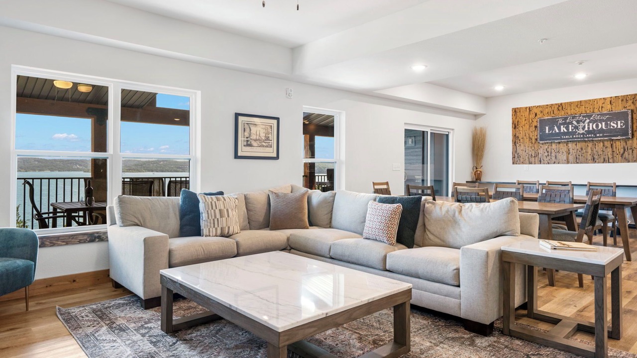 Photo of Livingroom in Hollister