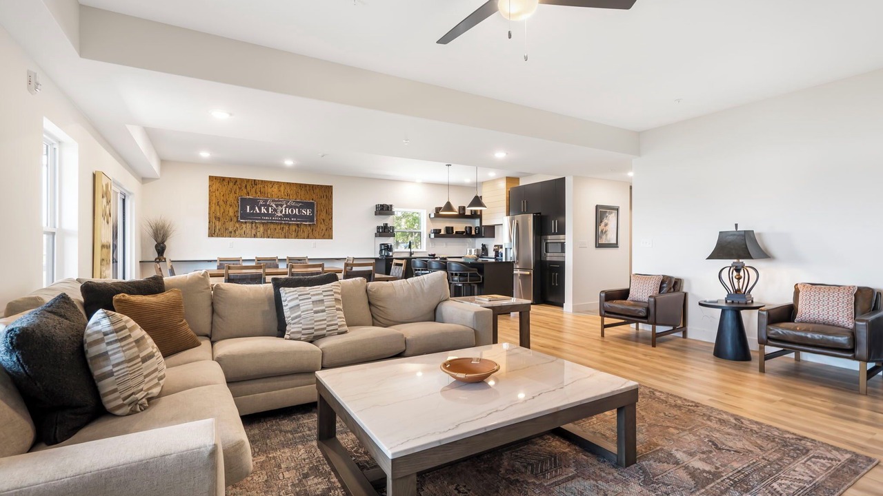Photo of Livingroom in Hollister