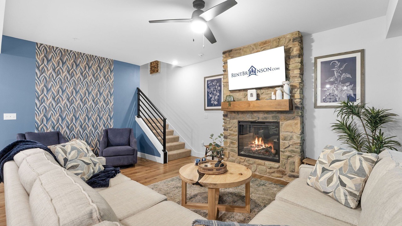 Photo of Livingroom in Hollister