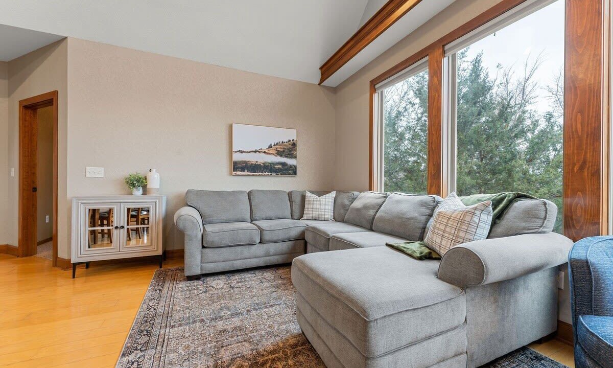 Photo of Livingroom in Hollister