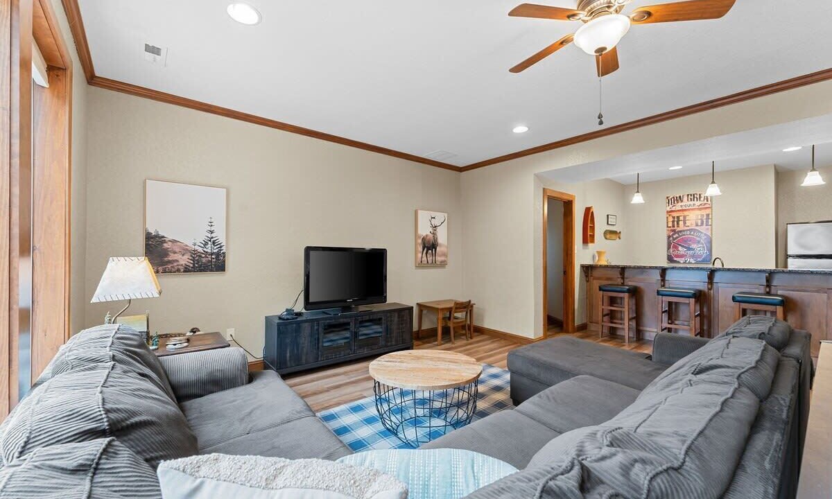 Photo of Livingroom in Hollister