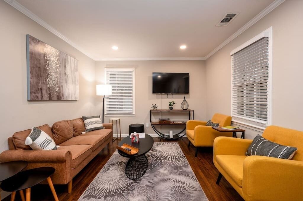 Photo of Livingroom in East Memphis