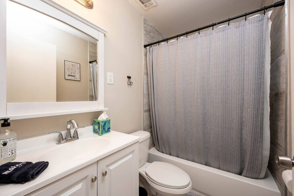Photo of Bathroom in East Memphis