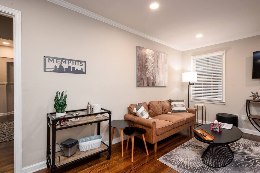 Photo of Livingroom in East Memphis