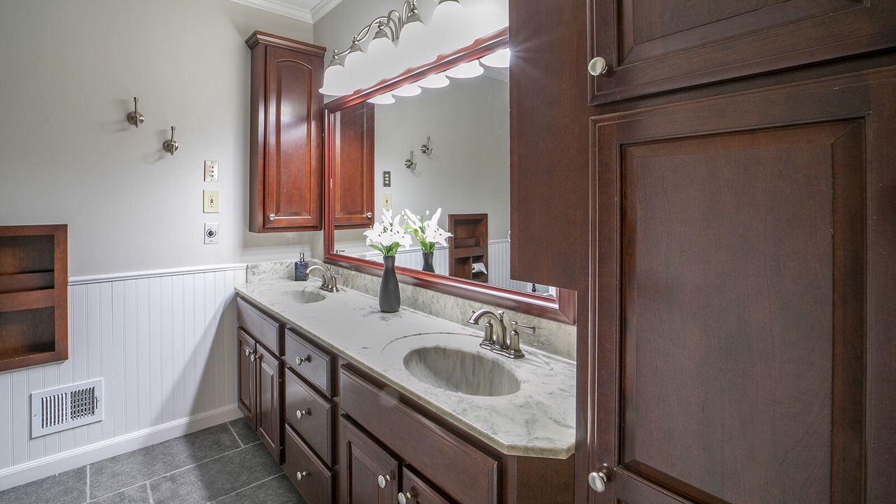 Photo of Bathroom in Buechel