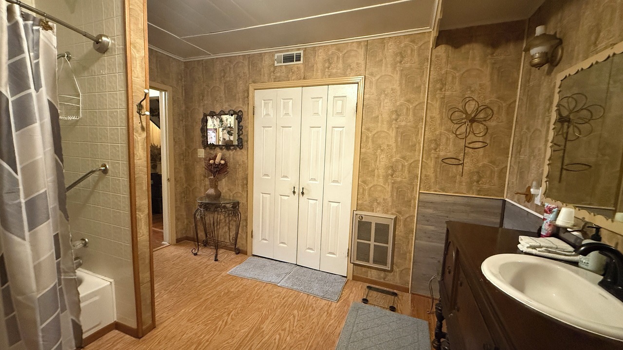 Photo of Bathroom in Hardy