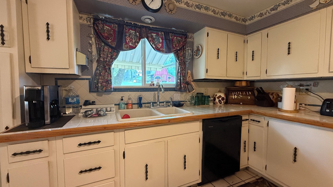 Photo of Kitchen in Hardy