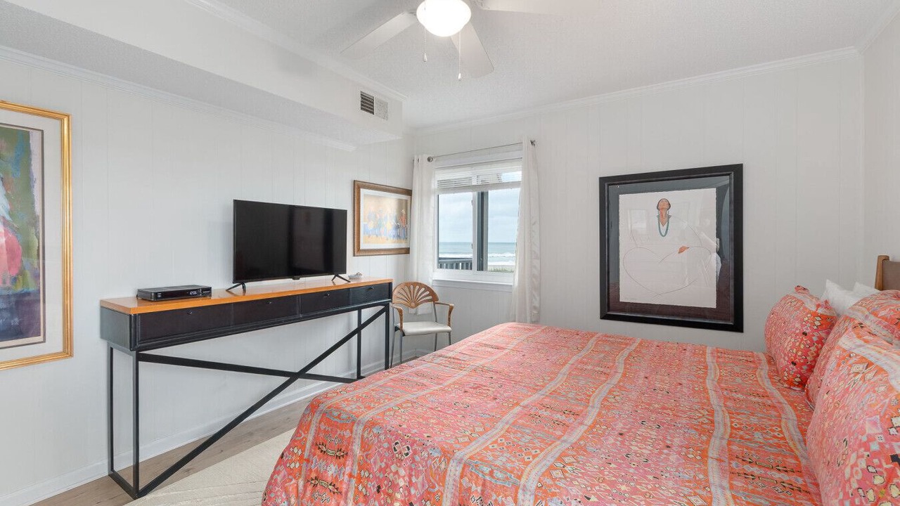 Photo of Bedroom in Morehead City