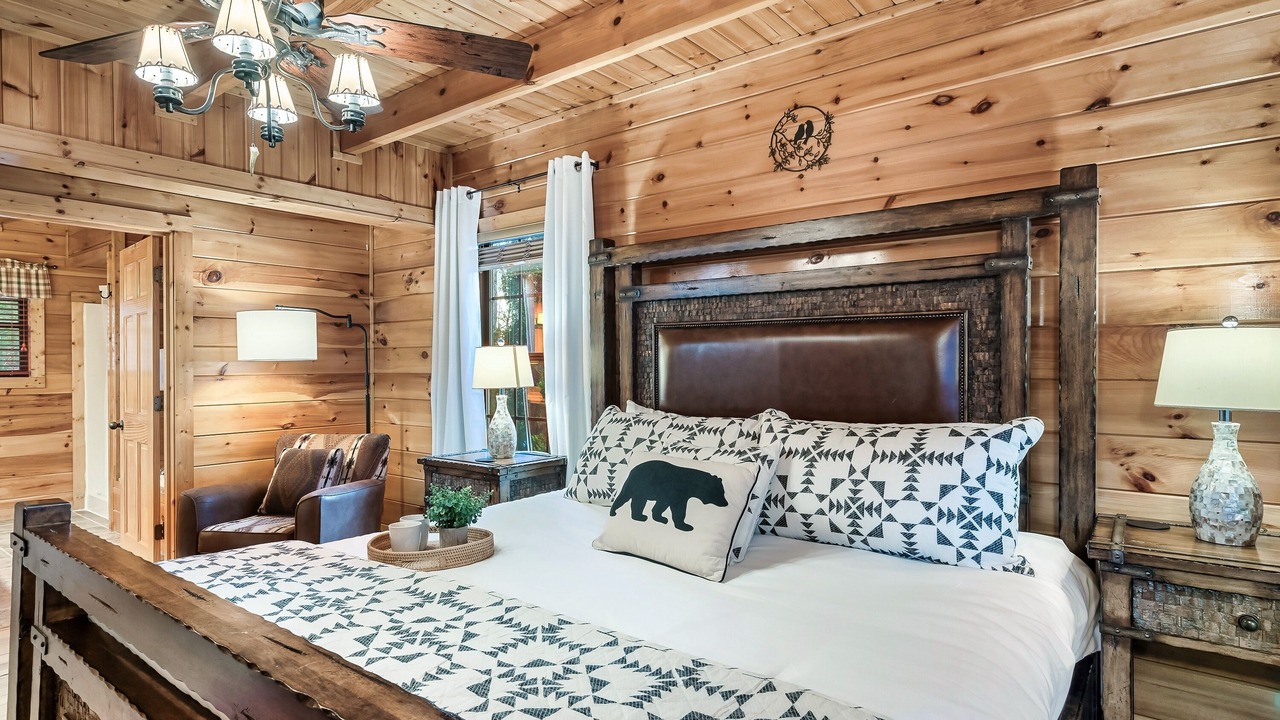 Photo of Bedroom in Smoky Mountains