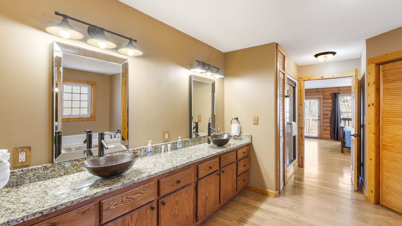 Photo of Bathroom in Ridgedale