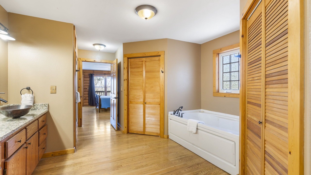 Photo of Bathroom in Ridgedale