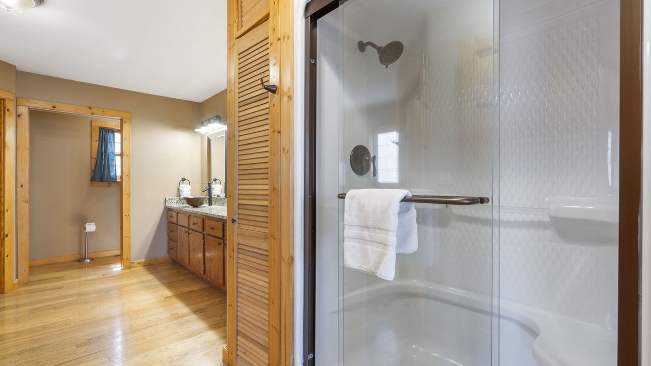 Photo of Bathroom in Ridgedale