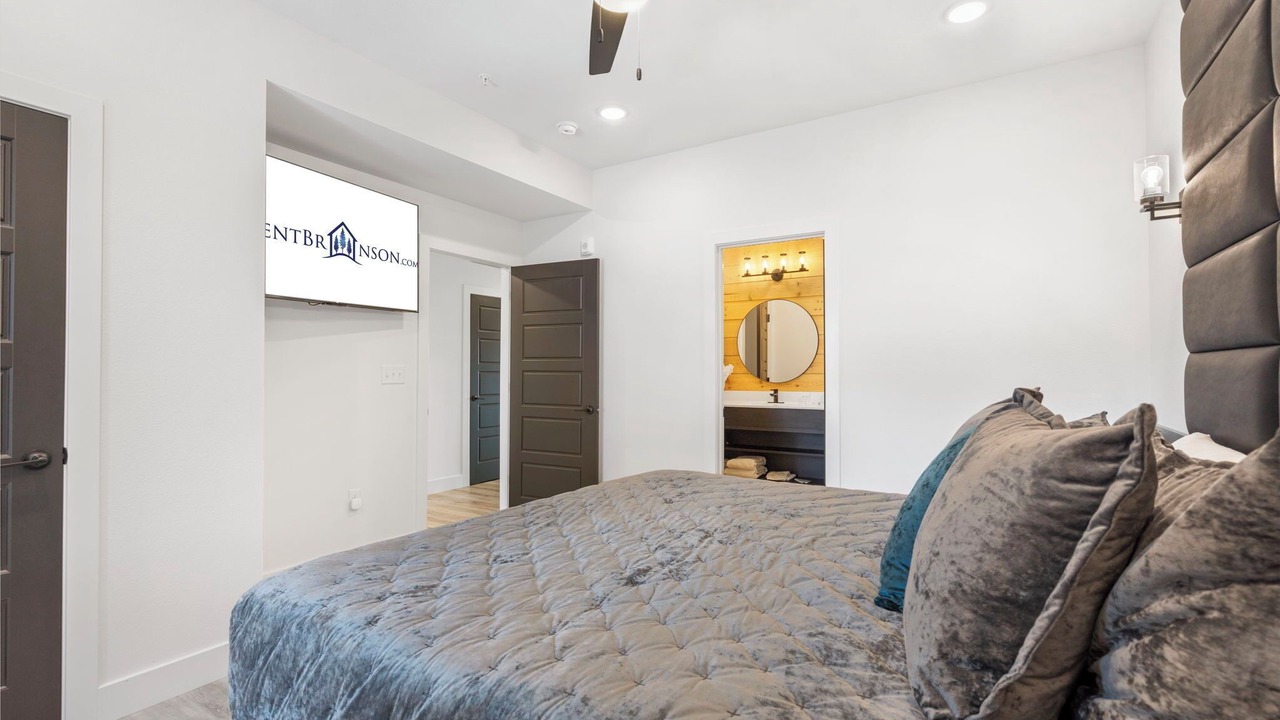 Photo of Bedroom in Hollister