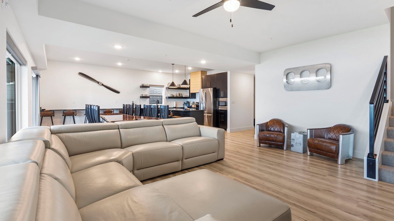Photo of Livingroom in Hollister