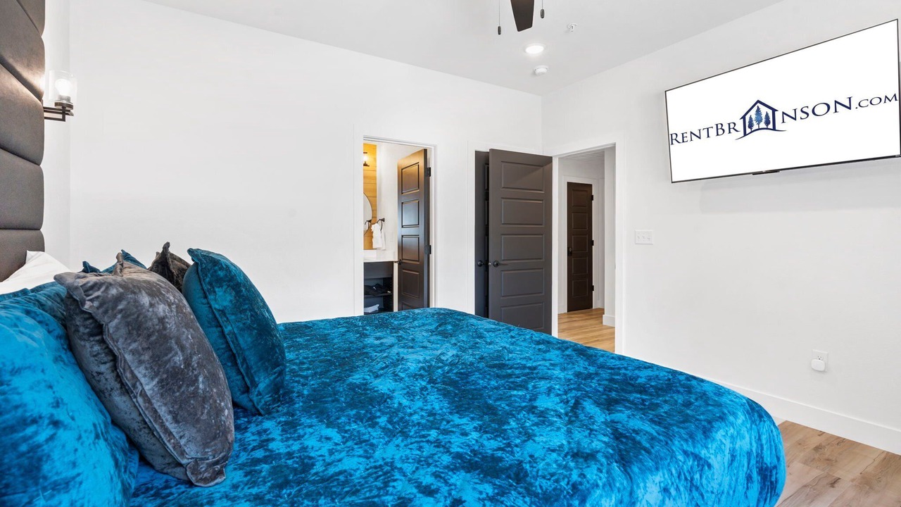 Photo of Bedroom in Hollister