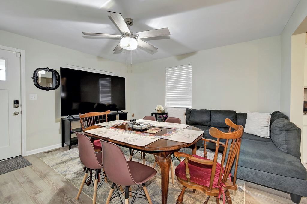 Photo of Livingroom in West Buechel