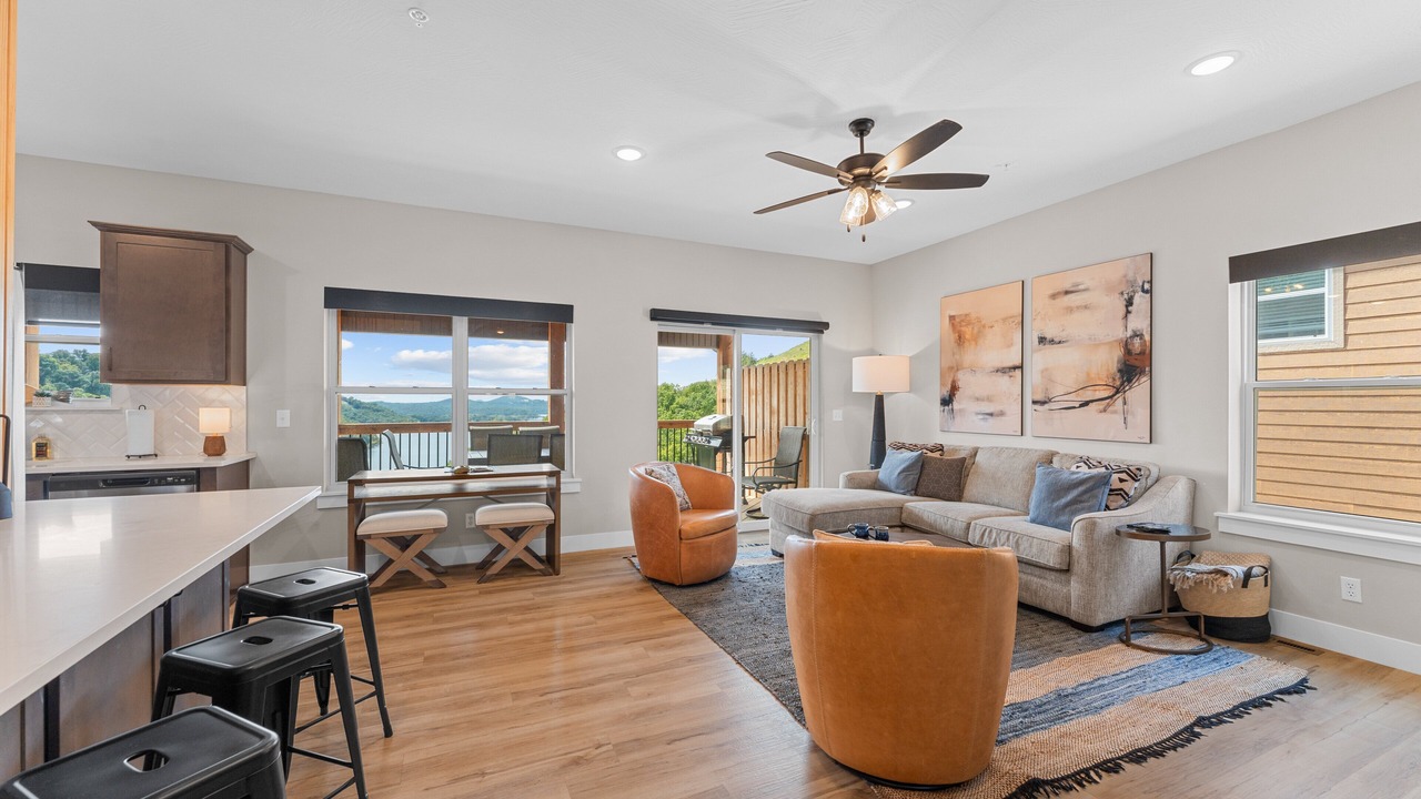 Photo of Livingroom in Kimberling City