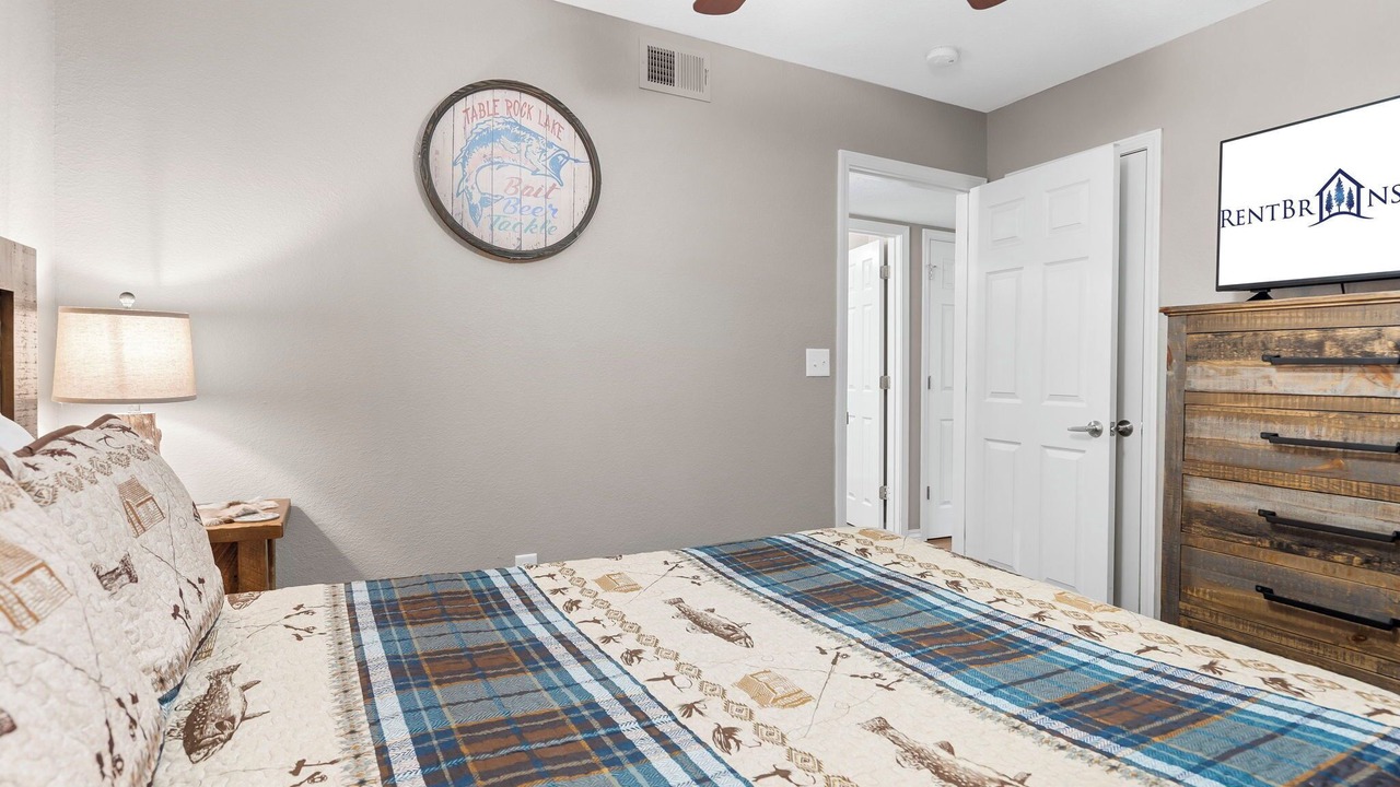 Photo of Bedroom in Kimberling City