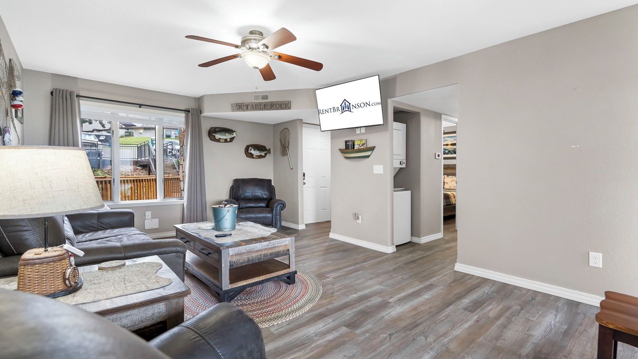 Photo of Livingroom in Kimberling City