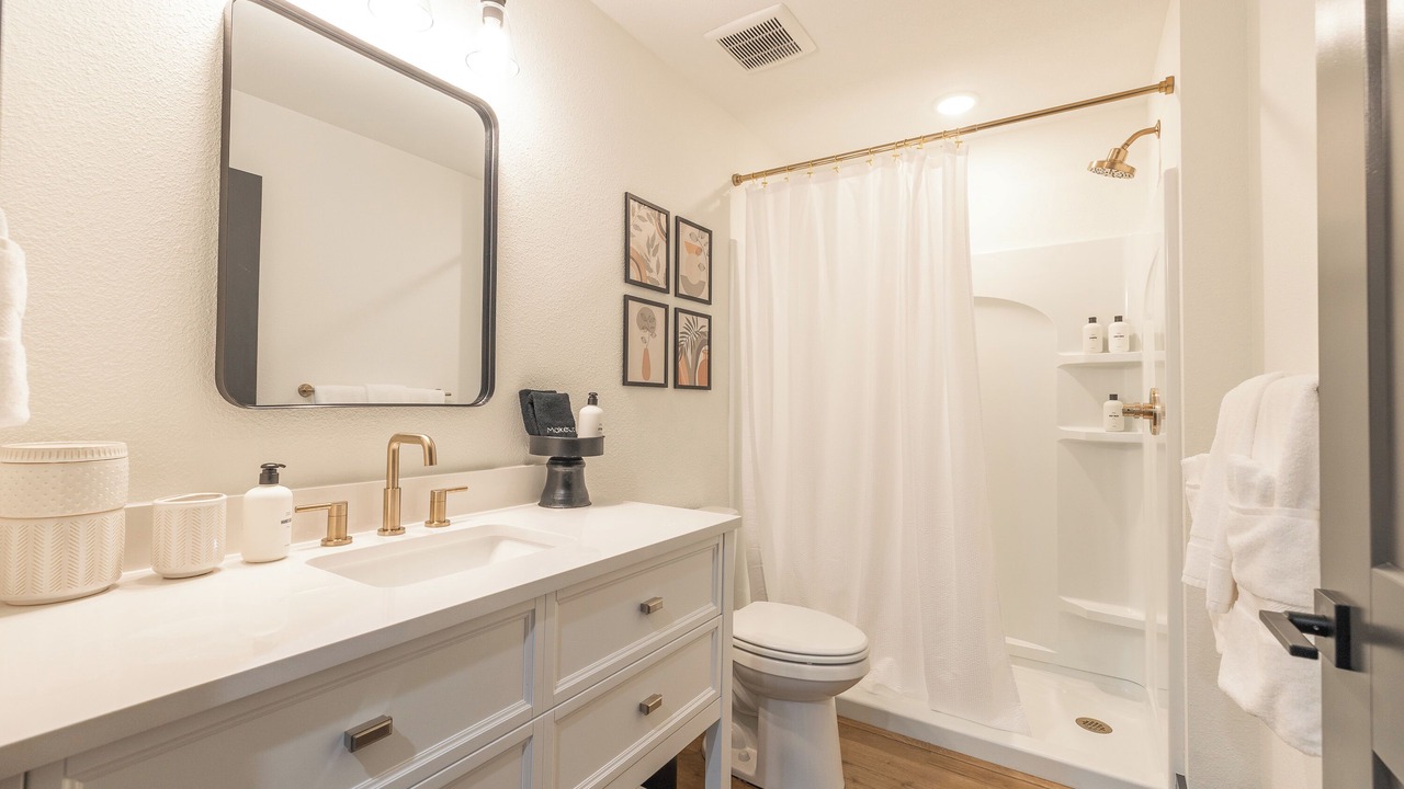 Photo of Bathroom in Ponce De Leon