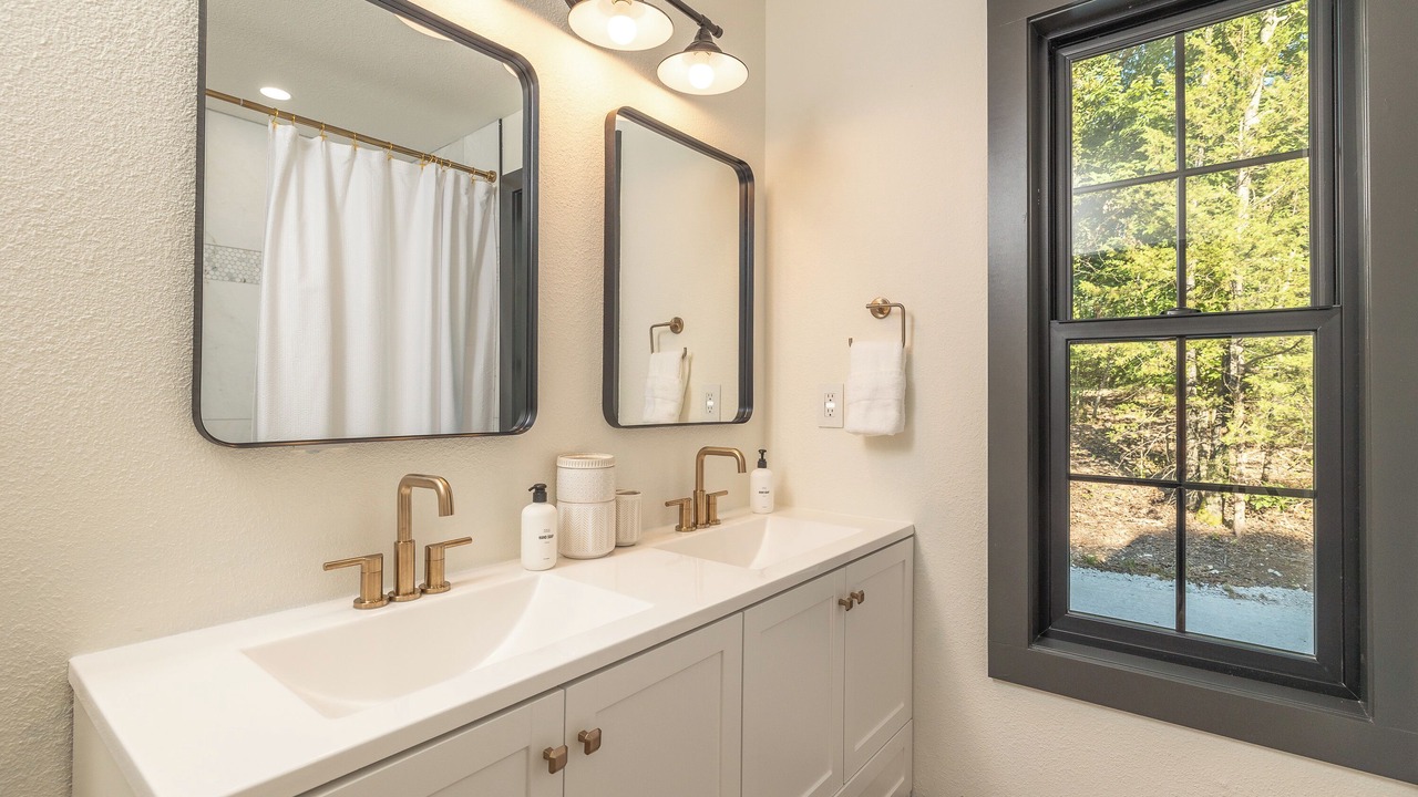 Photo of Bathroom in Ponce De Leon