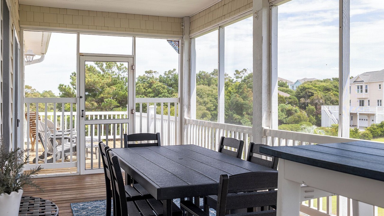 Photo of Patio Balcony in Emerald Isle
