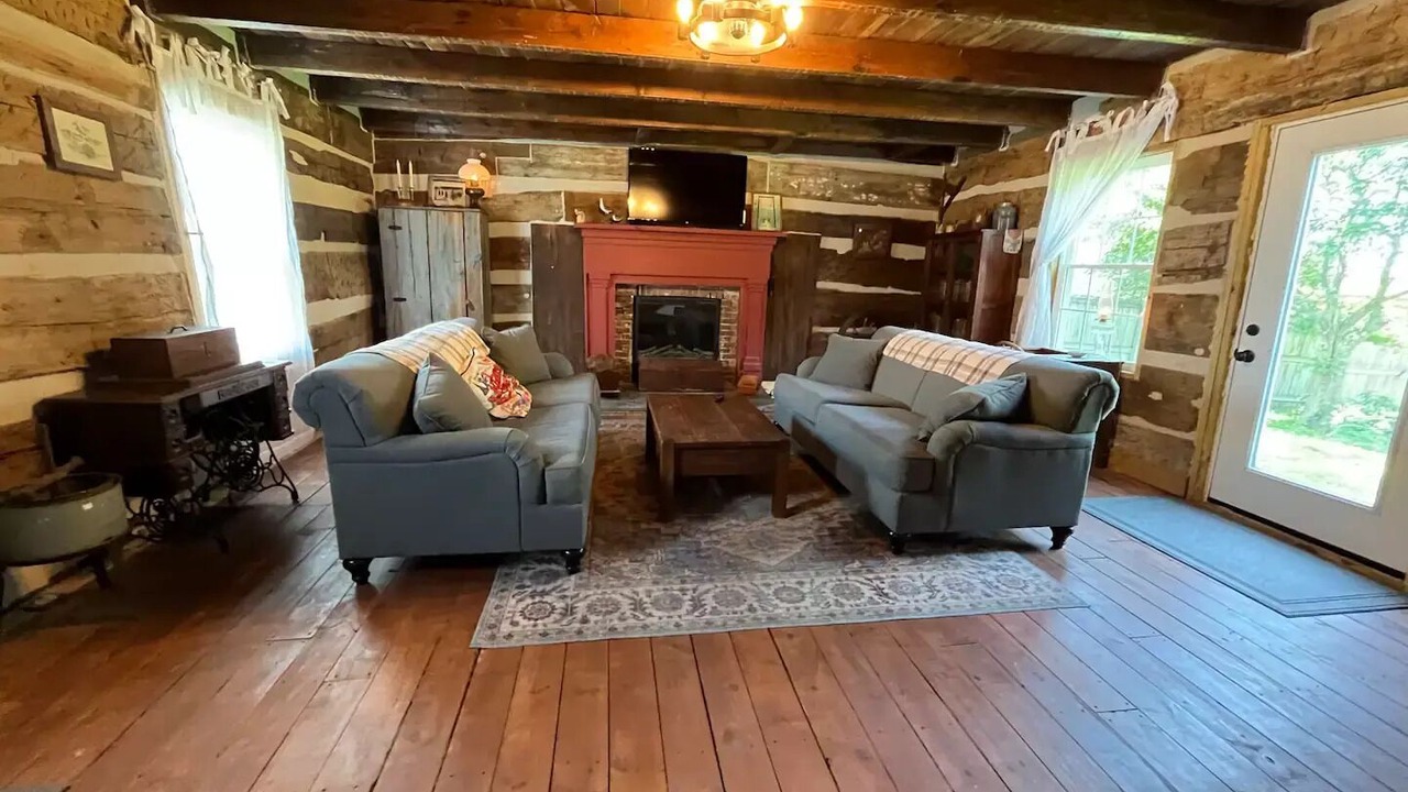 Photo of Livingroom in Lexington